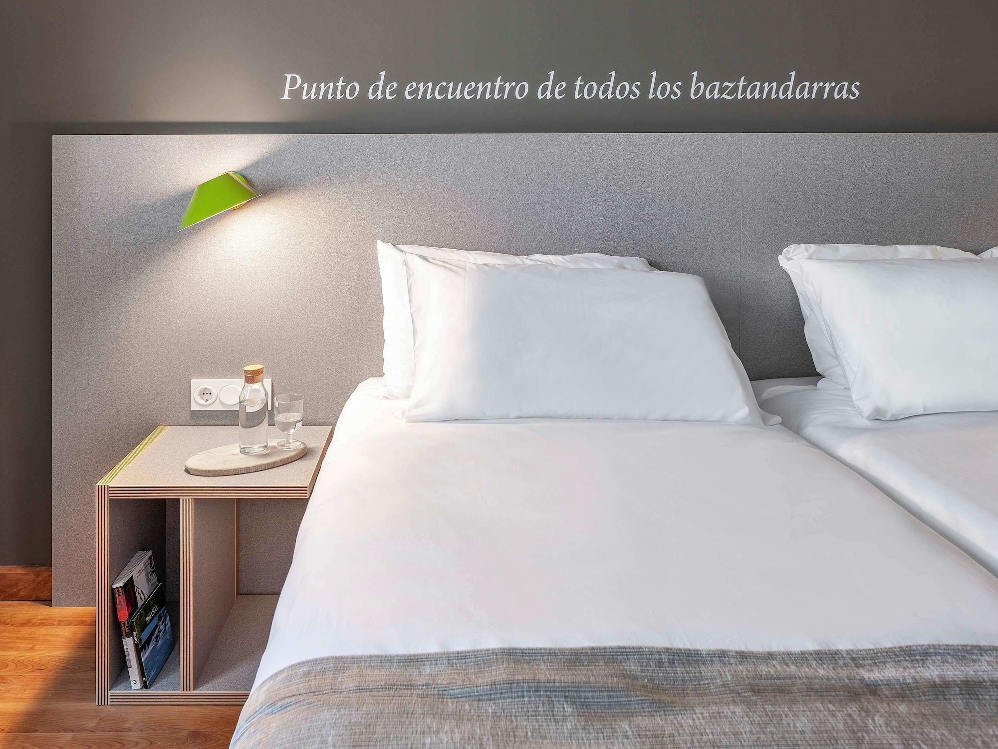 Ibis Styles Pamplona Noain Hotel Exterior foto